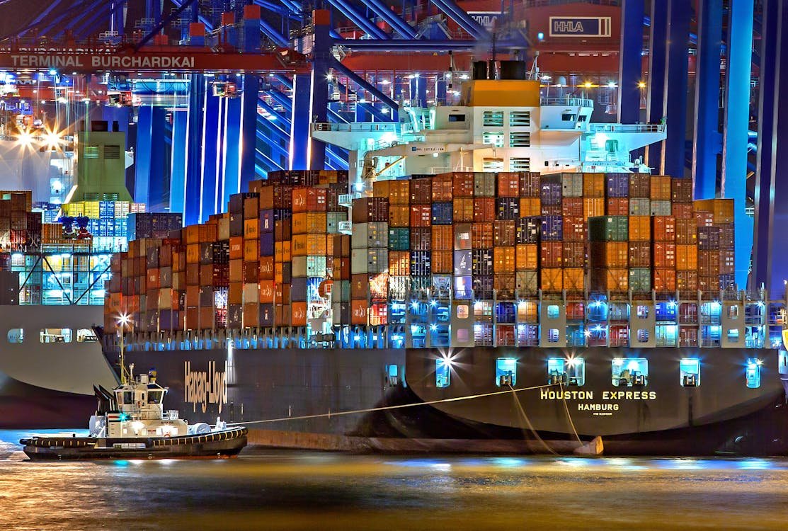 TechnifAI_USA's tweet photo. ML algorithms are making logistics more efficient by uncovering ideal shipping routes: https://t.co/Xqi1SxVhYC
#MachineLearning #FraudDetection #SupplyChainOptimization #AIbusiness https://t.co/AyhCtahYNt
