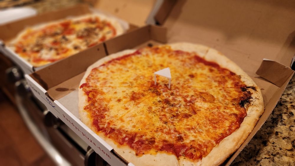 RandysPizzaTri's tweet photo. It's Friday the 13th! 🐈‍⬛ How about takeout from Randy's and some slasher movies tonight? 😎 https://t.co/1NWlMHens5