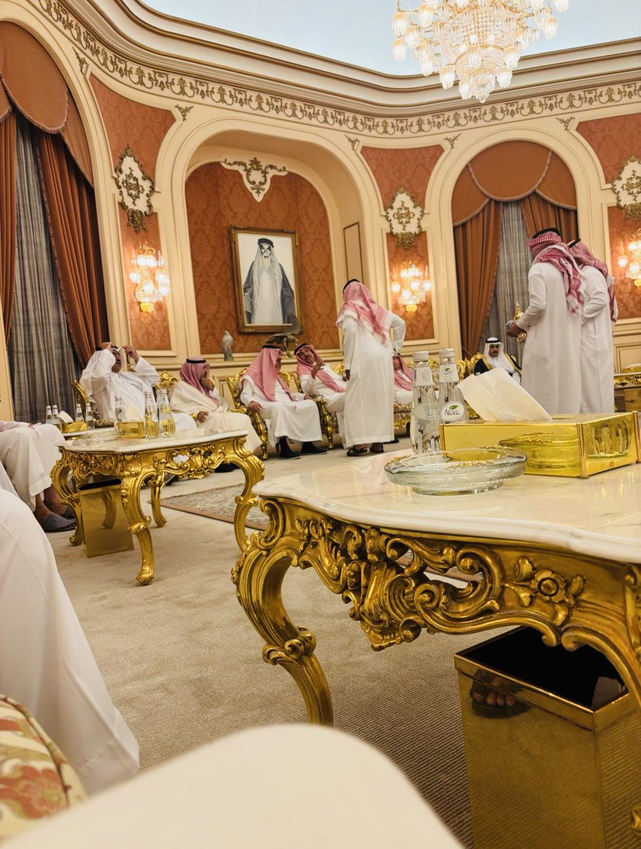 Drbaderalardan's tweet photo. عظم الله أجر الأمراء أبناء وأخوان الأمير فيصل بن تركي بن سعود الكبير آل سعود رحمه الله رحمة واسعة واسكنه فسيح جناته وأحسن الله عزاءهم والهمهم جميل الصبر والسلوان 
إنا لله وإنا إليه راجعون https://t.co/QBTjUc2xKk