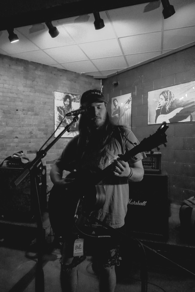 first <a href="/FetchQuestChi/">Fetch Quest</a> show was like losing my virginity. 

kinda nervous, pitch black room, played around in the covers, and at the end everyone cheered.