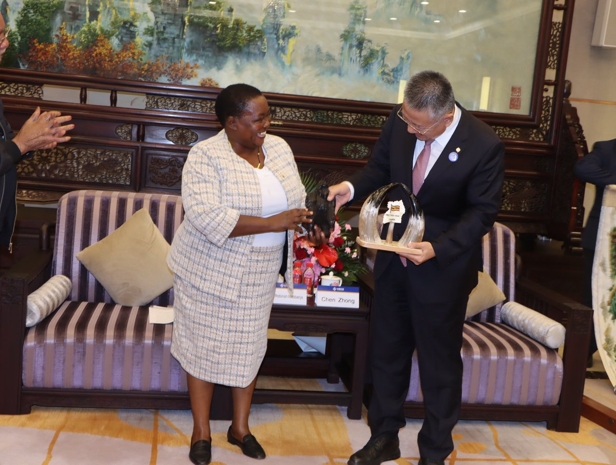 R_Nabbanja's tweet image. I today, met the Chairman of the China International Water & Electric Corporation a Chinese Company behind the construction of Isimba Hydropower Project.
The meeting that took place on the sidelines of the on going Fourth China - Africa Economic Trade Expo in the city of…