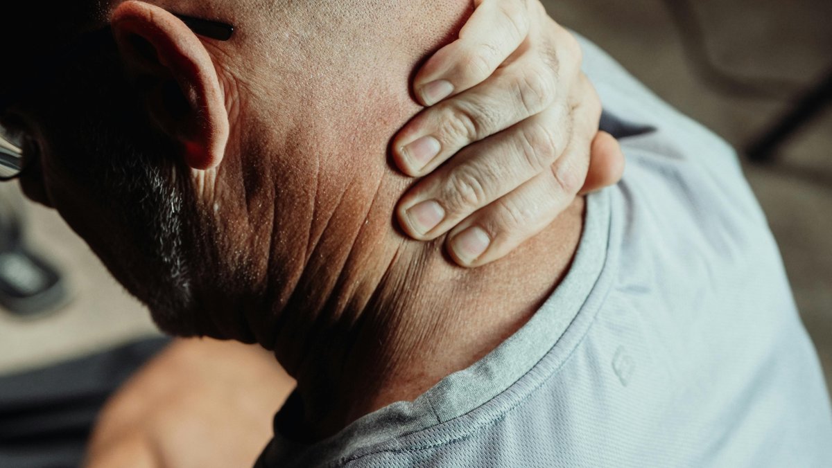 WCMedicalCenter's tweet photo. Don’t let back or joint pain slow you down this summer. Whether it’s arthritis, an injury, or inflammation, our providers will develop a care plan tailored to your needs. Let’s get you moving again—pain free.

#JointPainRelief #BackPainCare #WestCovina #FamilyMedicine https://t.co/4zbVO6BrXA