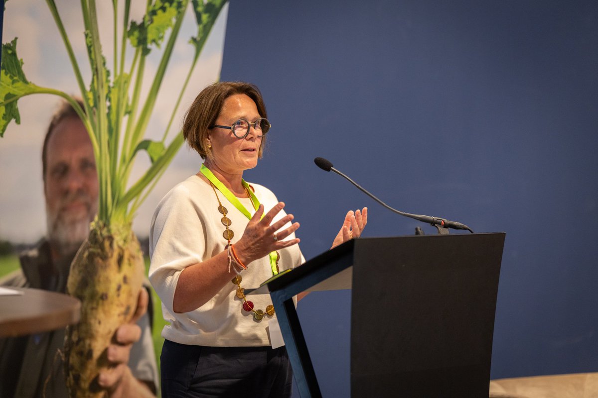 SugarBeetEurope's tweet photo. We must make the sector future-proof, getting out of the technical impasses linked to crop protection products ➡️ @Croplife, @Royal_Cosun and @IRS_suikerbiet representatives discussed the crucial necessity to replenish the depleting growers' toolbox with Arwin Bos 🧰 https://t.co/WzOHUobkf2