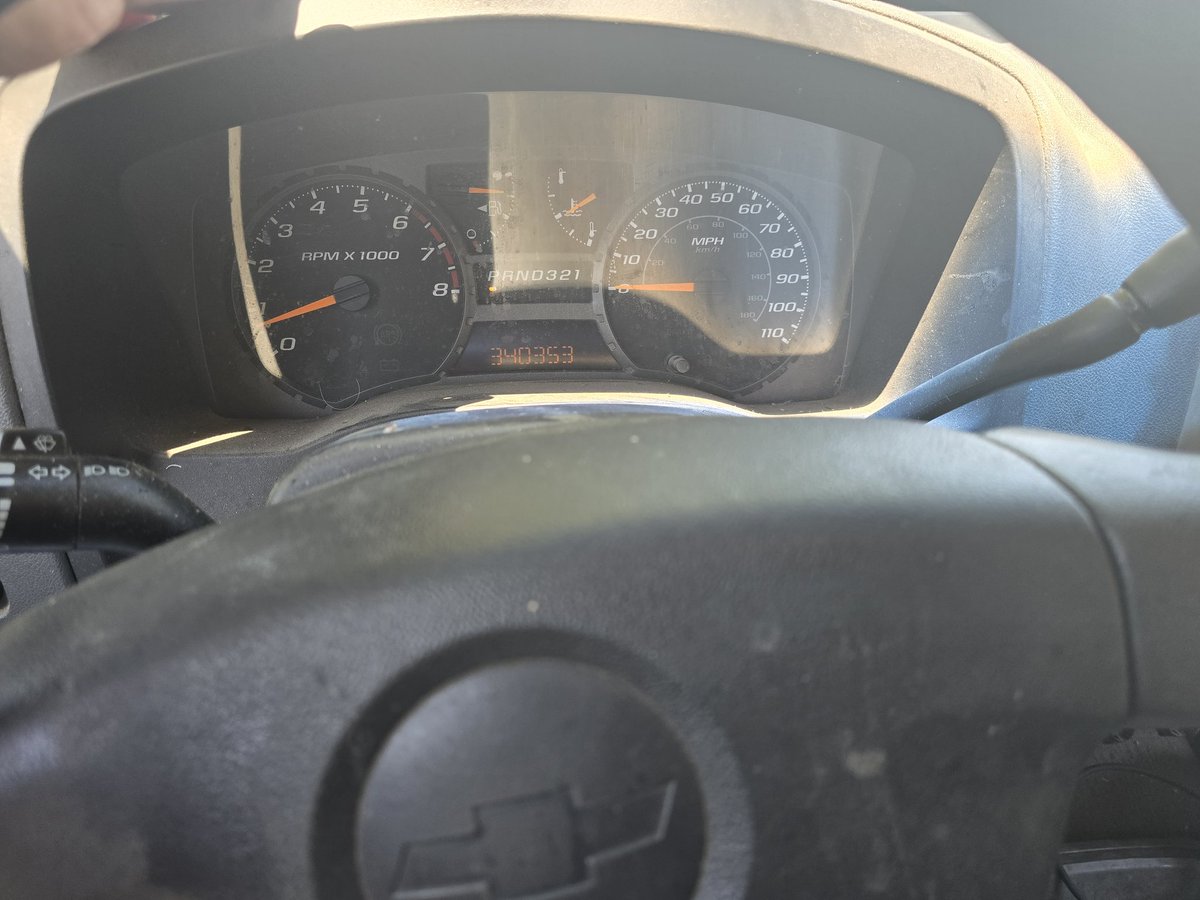PressStartTC's tweet photo. @Ford My 2004 @chevrolet colorado 340353 miles and still running great. I'll post my camaro miles when I get home. Next vehicle needs to be another @chevrolet. Think we can get to 1 million? Lets go 500k first #Truck #amazing #chevy #proudowner https://t.co/RiYbPJwnNS