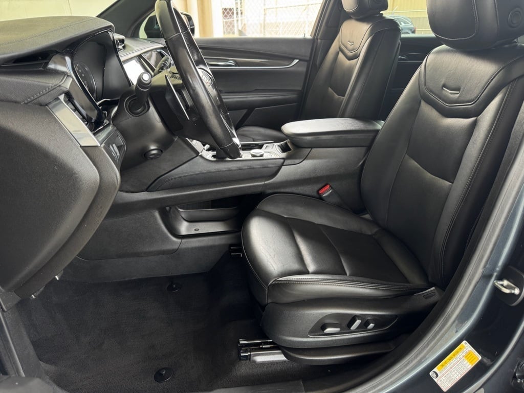 CartopiaBaytown's tweet photo. 🌟 Feature Friday: Spotlight on luxury! Check out this sleek 2021 #CadillacXT6 Sport AWD! ✨ Enjoy third-row seating, heated and cooled leather seats, and a sunroof. Perfect for your next adventure! #BaytownTX #PreOwned https://t.co/dWzTdxl1CH