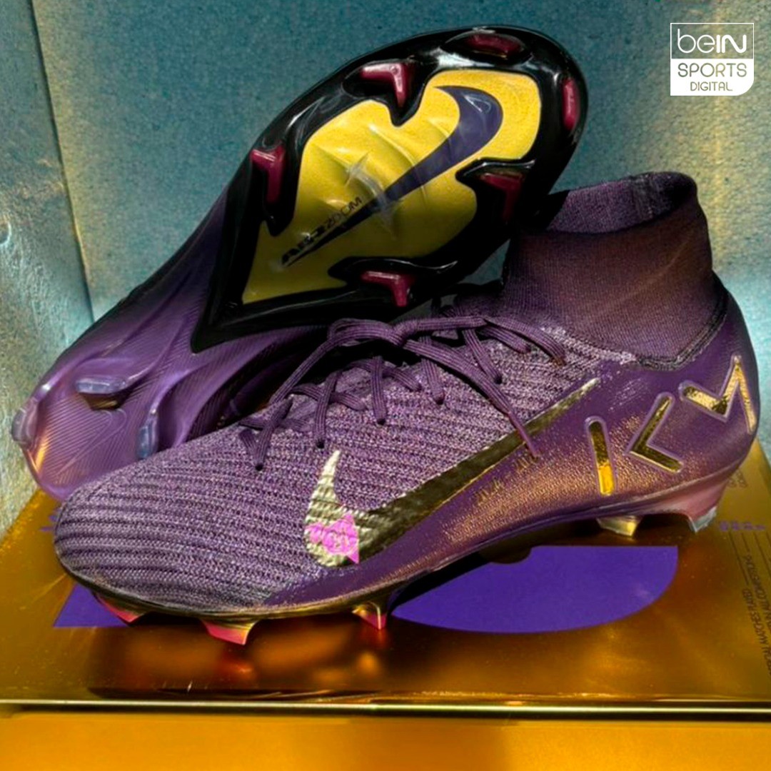 beINSPORTSUSA's tweet photo. 🇫🇷 ¡Mbappé celebra a lo grande! 🥇⚽️👟

Nike ha diseñado unas botas exclusivas para el crack francés tras ganar la Bota de Oro 🥇 con 31 goles en su temporada debut con el Real Madrid 🏟️🤍

¡Una leyenda que apenas comienza! 👑🔥

#Mbappe #Nike #beINSPORTS https://t.co/7jHClNz97d