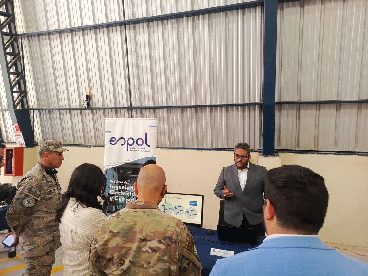 gicomresearch's tweet photo. Comando Espacial de USA y GICOM-ESPOL. Los doctorandos en el area de Telecomunicaciones, Eduardo Chancay y Germán Granados, presentan sus proyectos doctorales. @cparedesverduga, @JorgeAragundiR , @FranciscoNovil3, @Guachee_to , @eduardochancayr https://t.co/pMosd1Rawx