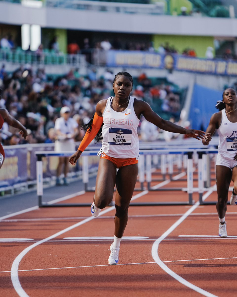 ClemsonTrackXC's tweet image. Oneka Wilson is not done YET 👏
Wilson ran 12.95 in the 100 meters hurdles to secure a spot in Saturday’s finals!
