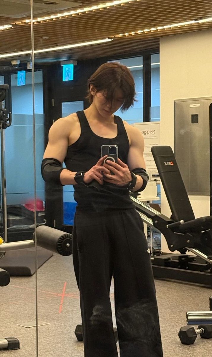 ATlorSY's tweet image. WE LOVE YOU YEOSANG
#오늘도_내일도_늘_여상이편 
#AlwaysProudOfYeosang
#YeosangDeservesBetter 
#YEOSANG #여상

Let our DOBERMAN do whatever he wants