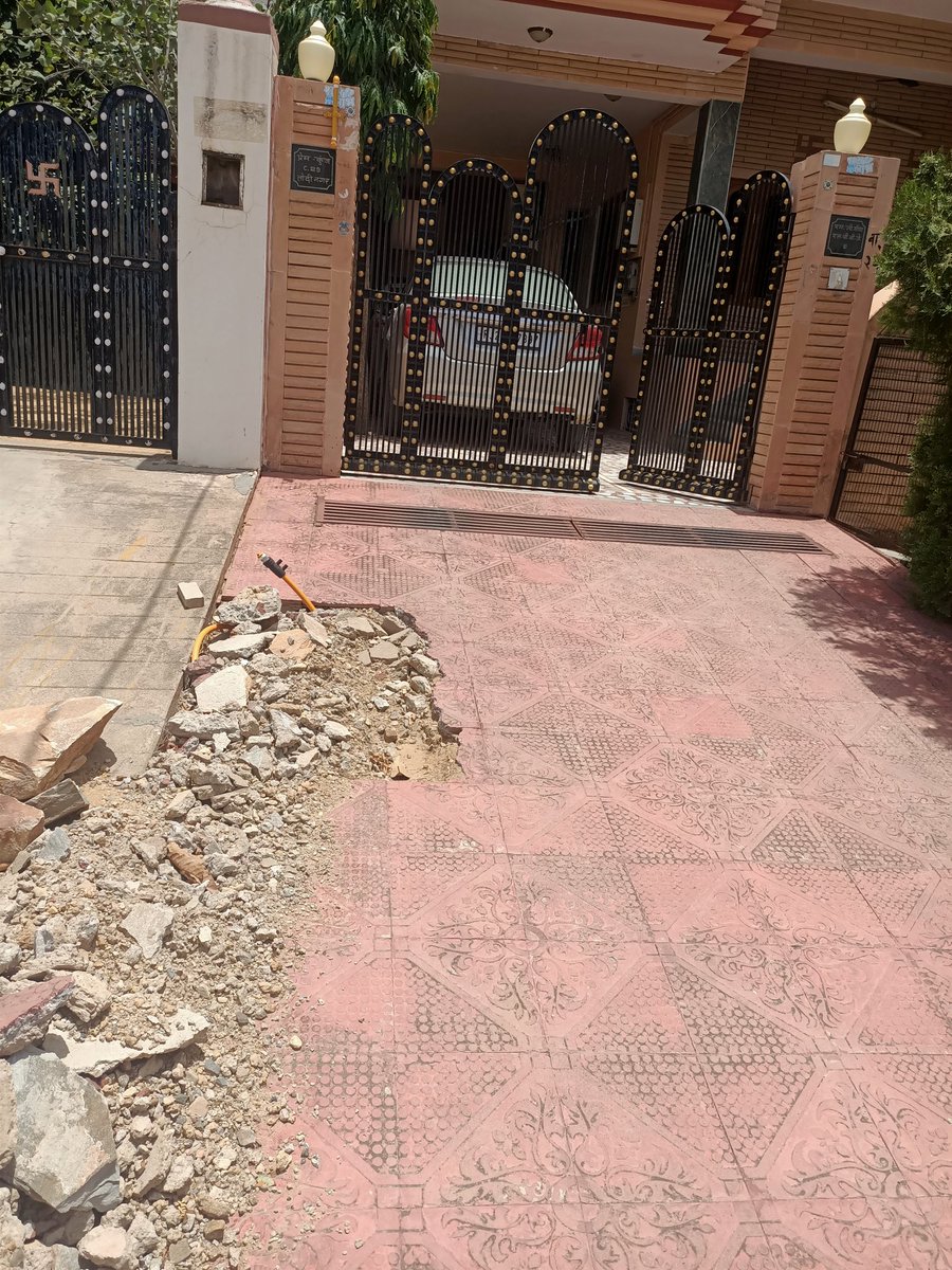 rahulmnit50's tweet photo. @MoPNG_eSeva applied for a new IOCL PNG connection &amp; now for the last 10 days,a pit has been dug in front of my house &amp; the connection is incomplete. I have complained verbally several times but there is no hearing.I am facing difficulty in taking my vehicle out of the house. https://t.co/Pgr1KMCPmZ