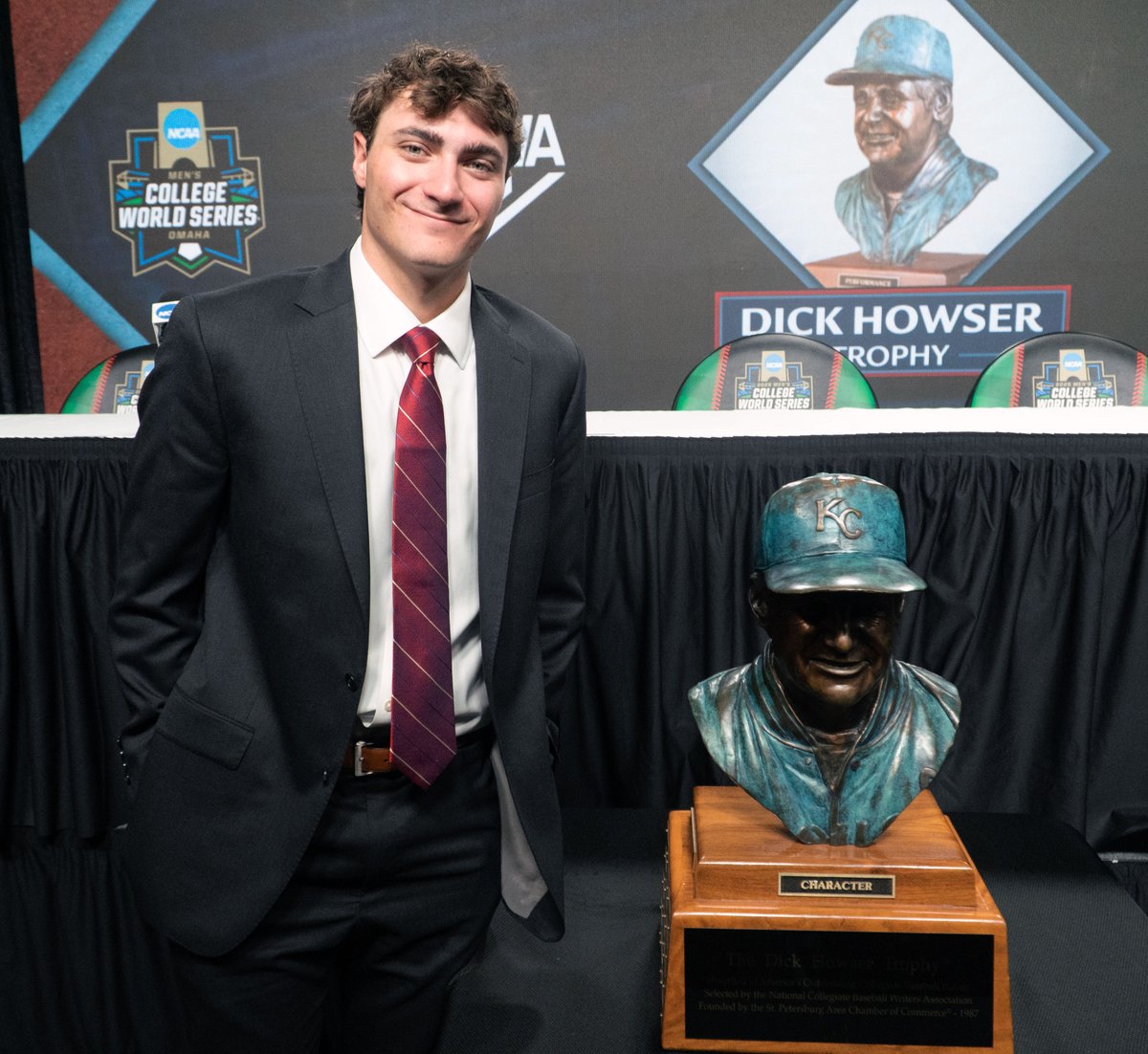 HowserTrophy's tweet image. The 38th annual trophy is presented to @FSUBaseball shortstop Alex Lodise by the @NCBWA in Omaha.