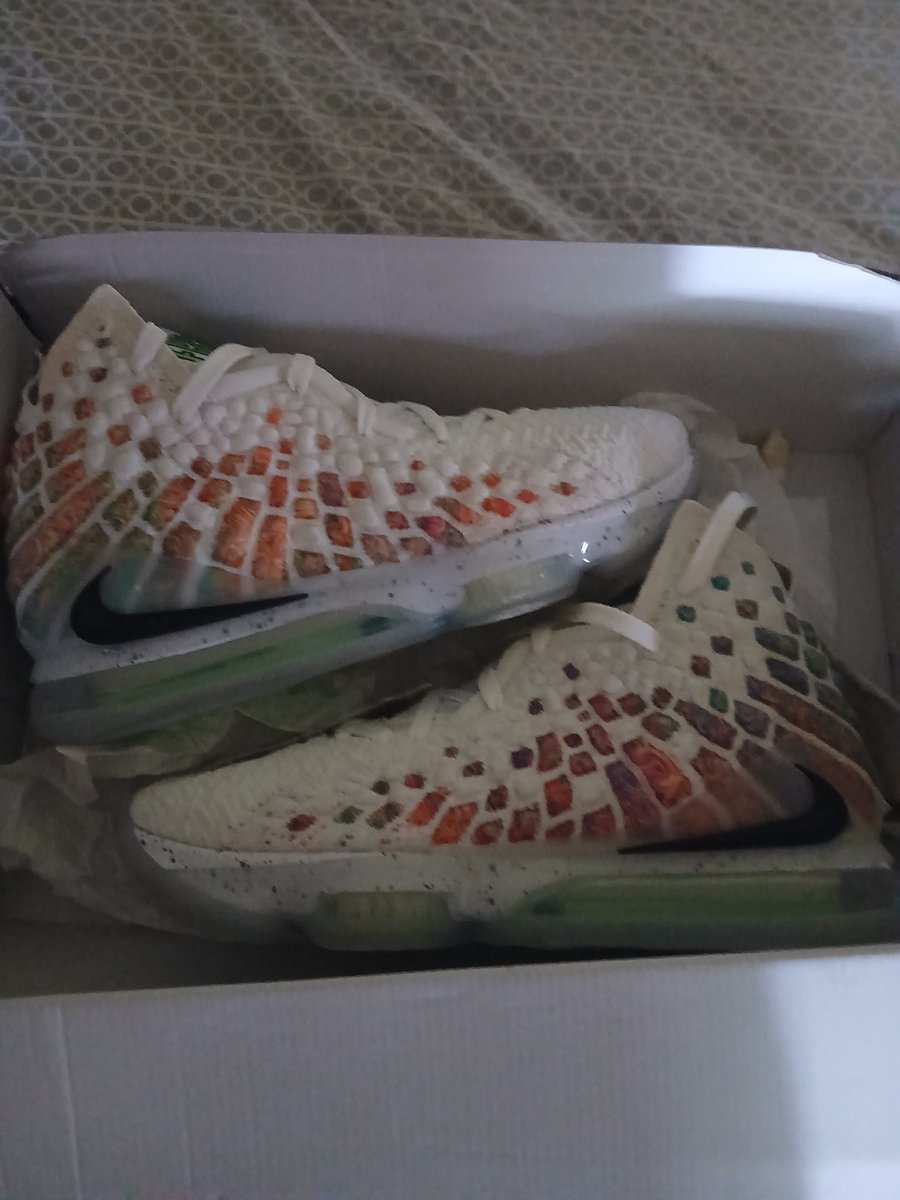 COOLLANEHERO's tweet image. Knock the cobwebs off these I guess it's been years #KOTD #LBJ17 #COMMANDFORCE