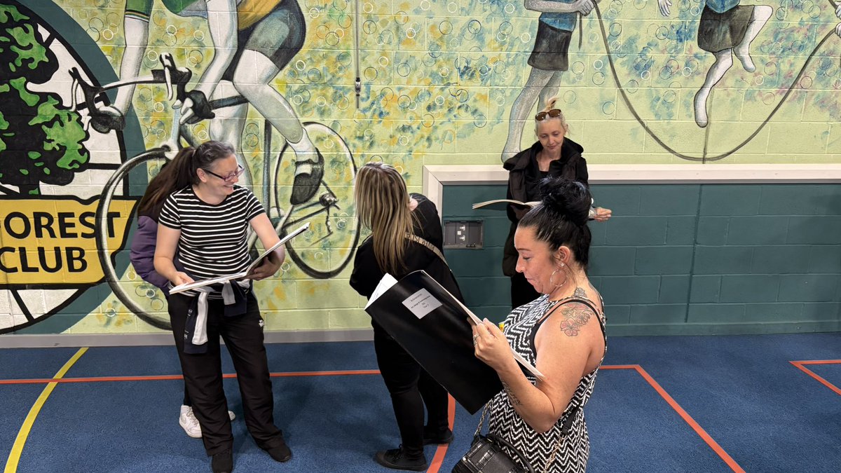 Fosse_TMET's tweet image. The KS2 art gallery this week was a great success. Well done to all of the children for producing such beautiful work and thank you to the family members who came along #fmart #fmcommunity