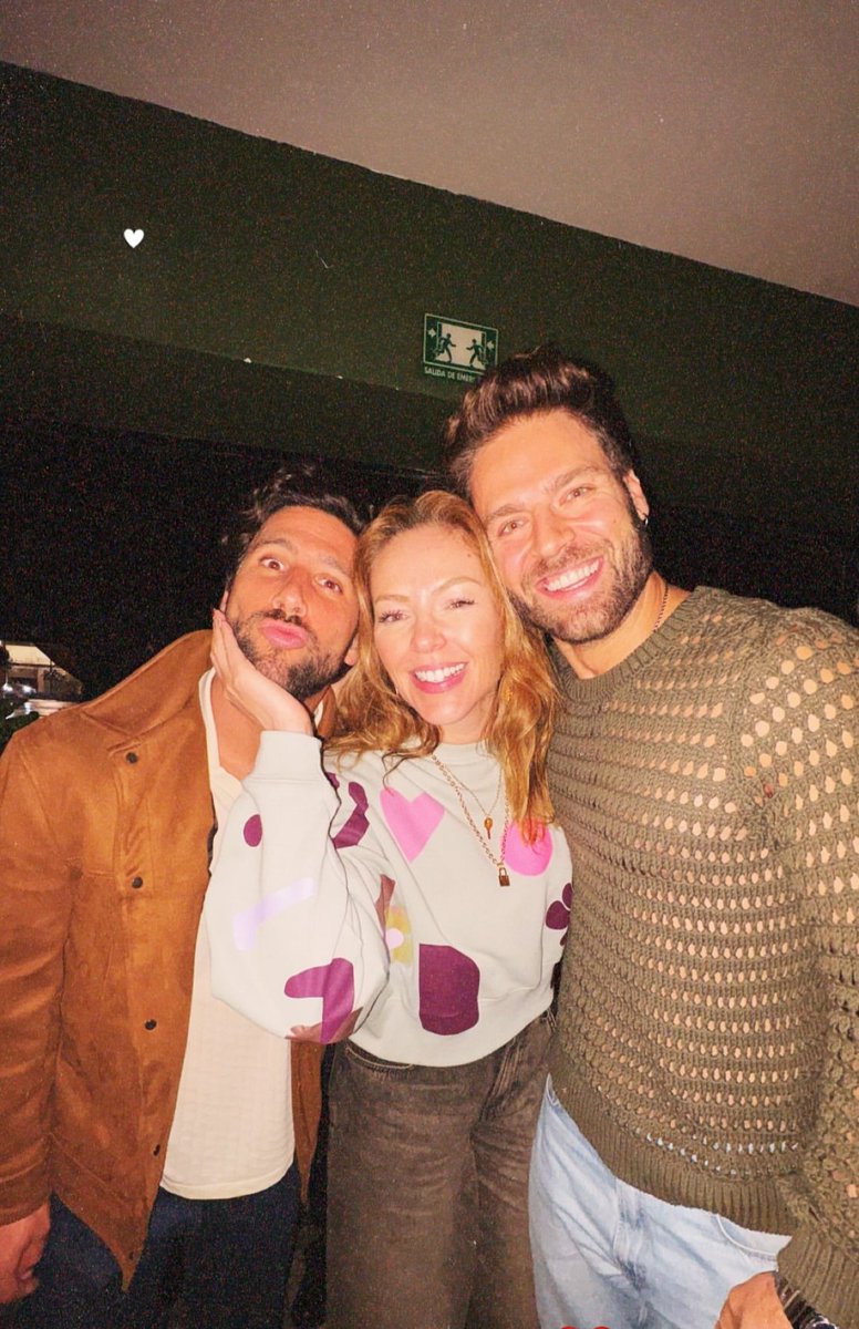 Aquí les regalo esta hermosa fotografía del dios del Olimpo <a href="/jorgelosaactor/">Jorge Losa</a> ⭐ Disfrutando de la compañía de sus amigos actores, entre ellos vemos al siempre hermoso y talentoso de @diegokleinfranco ❤️