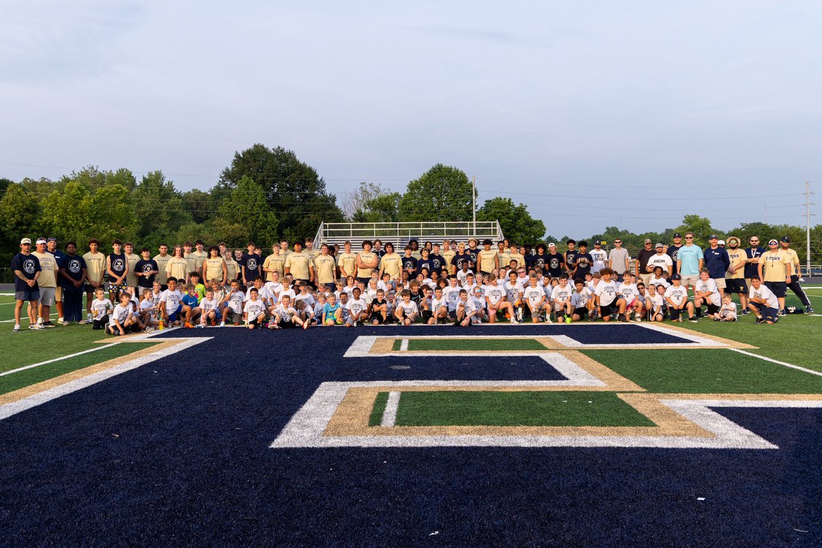 2025 Mitchell Henry Youth Football Camp. It was an outstanding night honoring the legacy of Mitchell Henry and learning the fundamentals of football.

Thank you to the Henry family, Fellowship of Christian Athletes, and H&amp;W Dukes for making this event possible. #ForthEtown