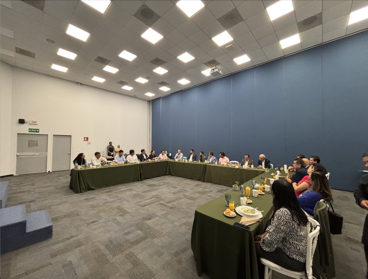 Dimos la bienvenida a las empresas de Querétaro y León

El Kick Off se llevó a cabo en el Tec de Monterrey Campus Querétaro, con la participación de Pascual Alcocer, director del Campus

👉Corntech, Distrapos, leadsales, Transportes Ruiz, Boltronic y Grupo Comercial Latino