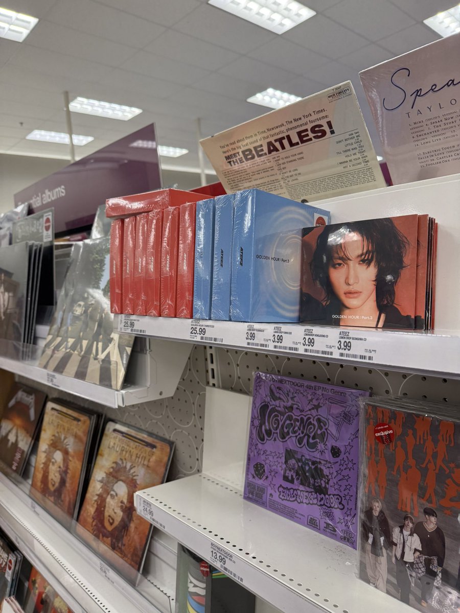 ayla_trades's tweet photo. Found these gems at #MyLocalTarget @hello82official #hello82 #82giveaway https://t.co/qmI6N26aAi