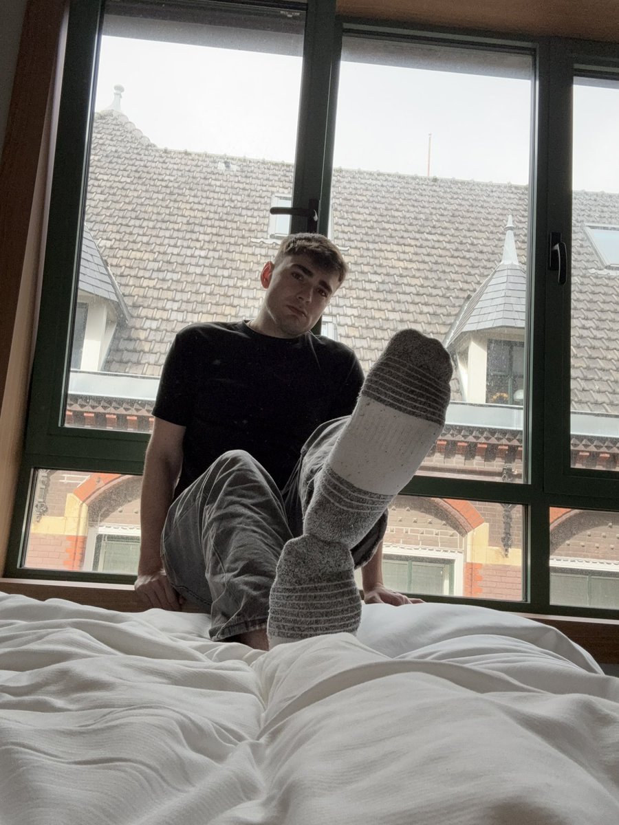RT IF YOU LOVE ALPHA FEET 😵‍💫😈