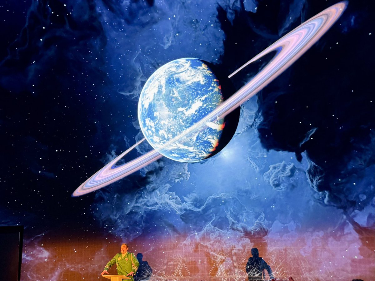 🚀 Praha má nejmodernější planetárium na světě! 🌍✨
Trvalo to tři roky, stálo to spoustu práce, odvahy a vize – ale výsledek bere dech.
Tam, kde se sny dotýkají hvězd, teď stojí nový symbol vědy, inspirace a budoucnosti. Pražské planetárium se proměnilo v klenot světové úrovně.