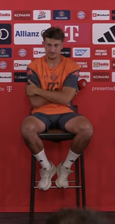 Tom Bischof hot legs and bulge 🍆🥵