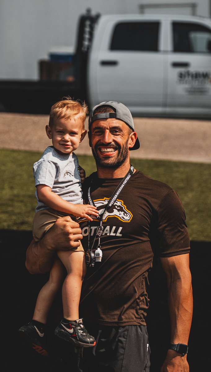 Life in the ZOO!

#EAT #Eliteisthestandard 

<a href="/WMU_Football/">Western Michigan Football</a>