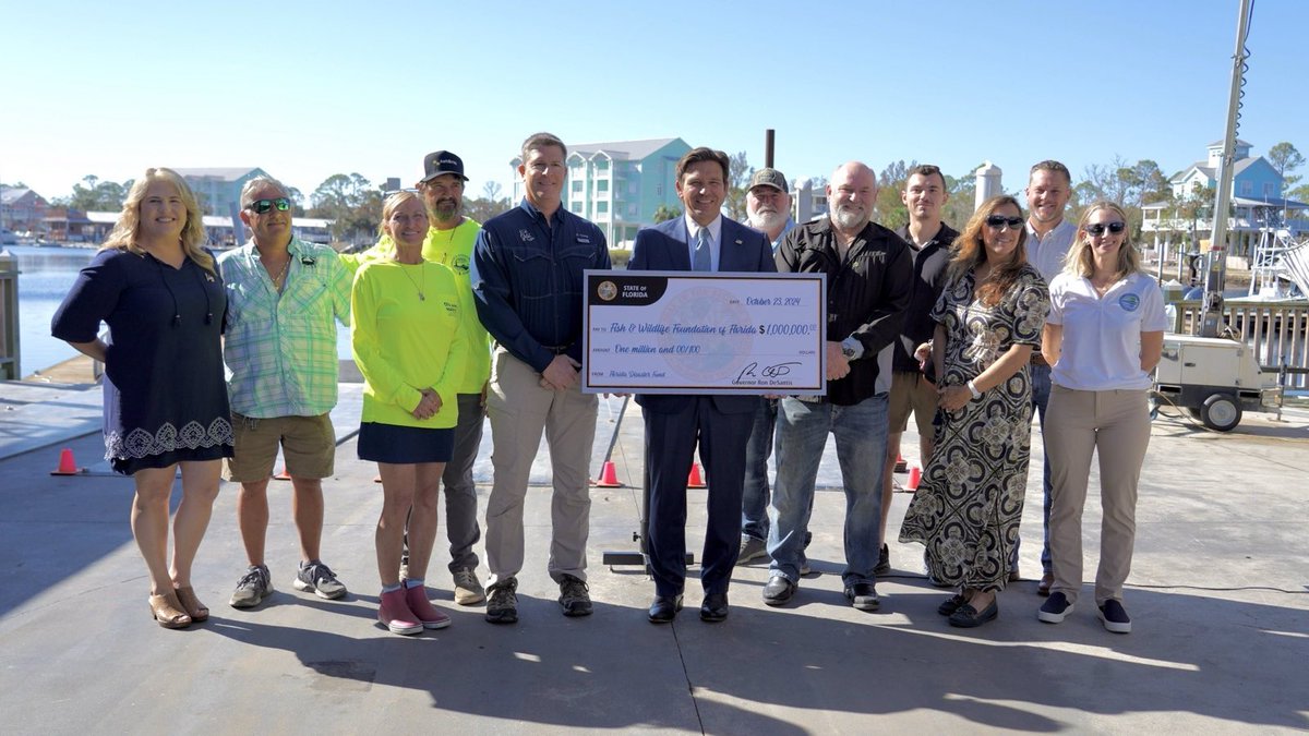 MunichPost's tweet photo. @GovRonDeSantis Do the comedically sized checks come before or after the Infographic? https://t.co/g6J7mPY97e