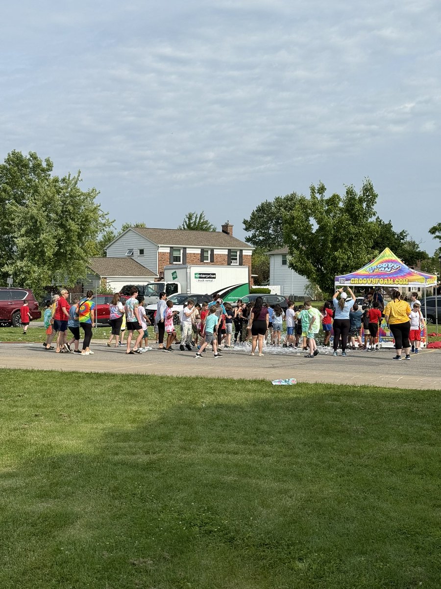 MaplemereElementarySchool tweet media