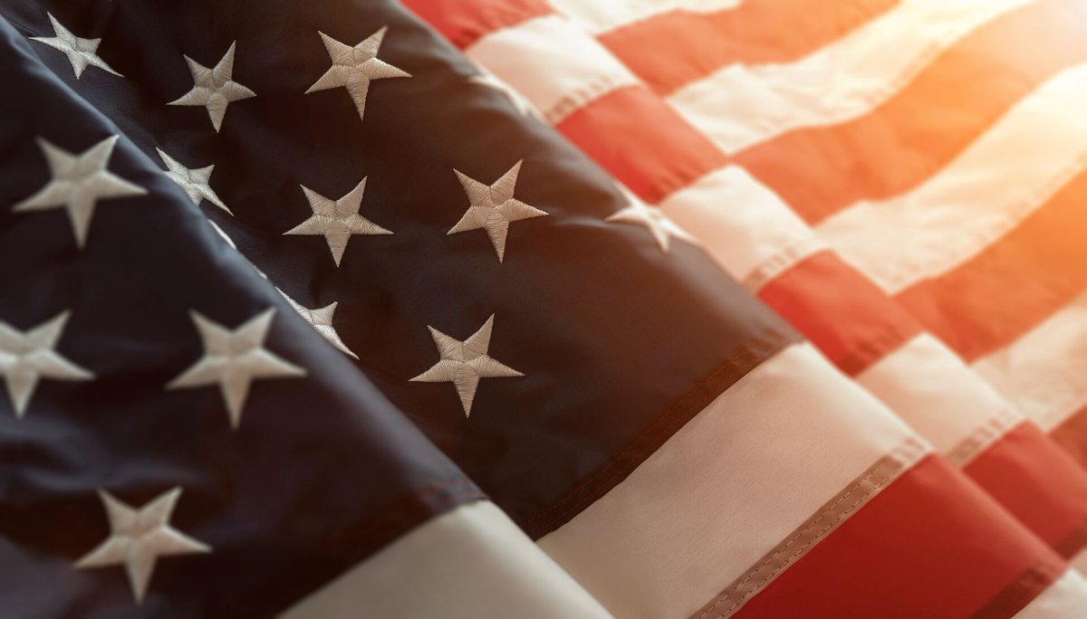 SBUFinancialAid's tweet photo. Happy Flag Day! Today we honor the adoption of the Stars and Stripes as the official flag of the United States on June 14, 1777. Red symbolizes Valor &amp; Bravery White represents Purity &amp; Innocence Blue represents Vigilance, Perseverance &amp; Justice https://t.co/gRF7Tmngb2 #FlagDay https://t.co/SYTFYj7Wxp