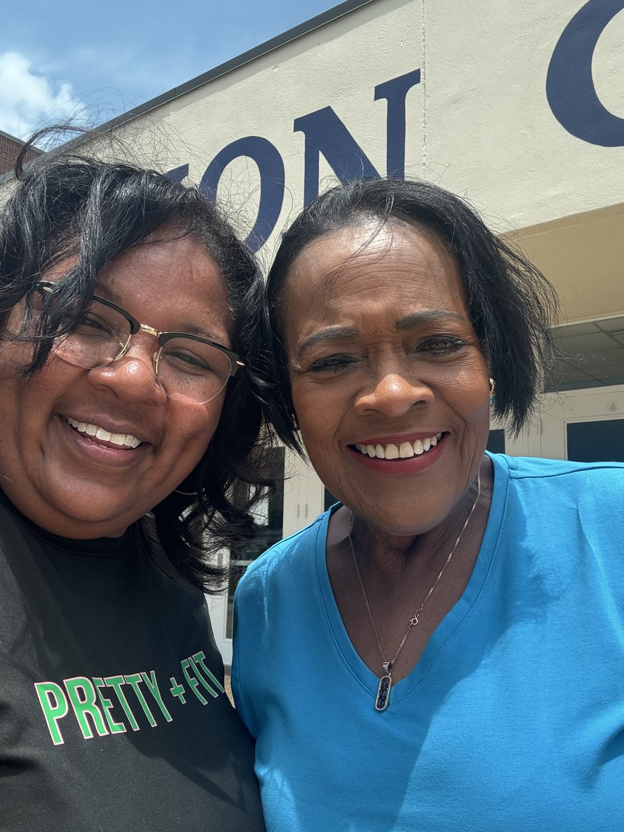 Such a blessing to see one of Cumberland County’s finest School Executives- the 
N. Renee Corders- thank you for always pouring into me!!!