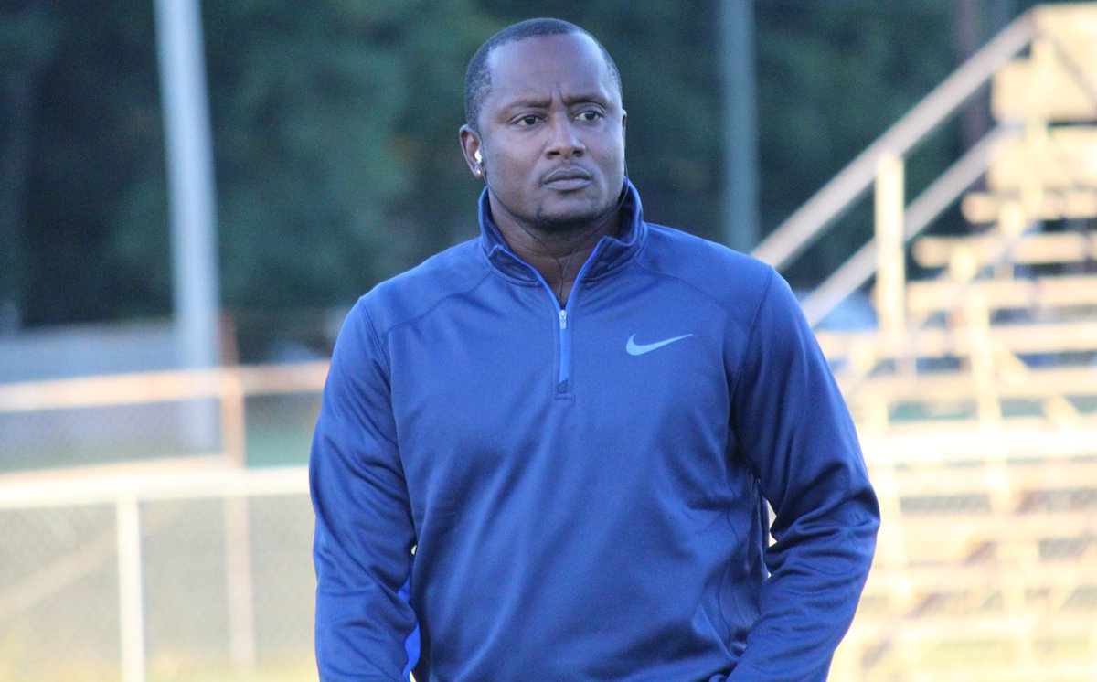 Breaking News - Tallwood High School has named Glenwood Ferebee as its new Head Football Coach.

Ferebee led Chambers High in North Carolina to a pair of state titles and most recently coached in Hampton Roads at Indian River HS in Chesapeake.

virginiapreps.rivals.com/news/tallwood-…