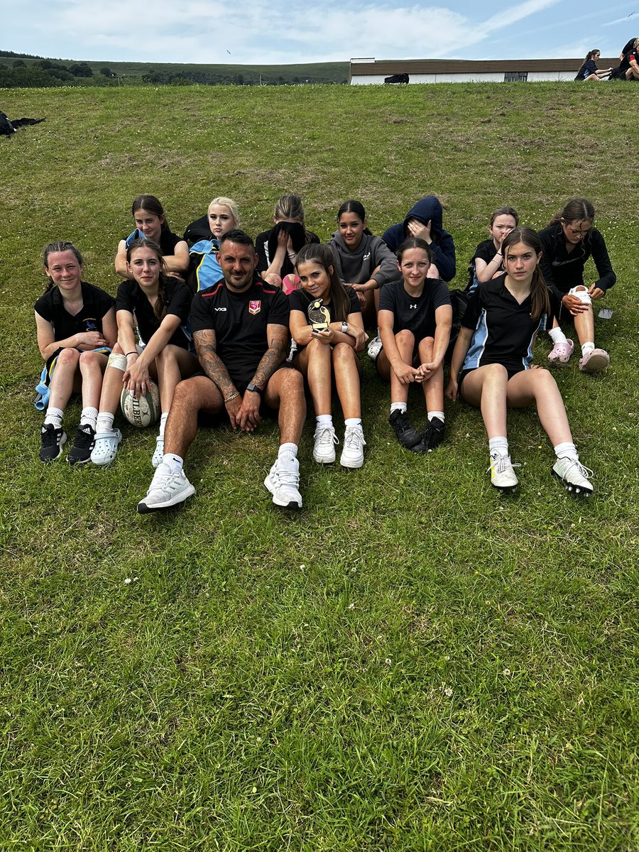 LoukasPara1987's tweet image. Brilliant week @CwmbranHigh_PE rugby X competitions! Yea r7 and 8 boys both making finals and today too finish off our U14 Girls squad become Plate Winners 👌🏾it’s been a privilege to be a part of all these students journeys they’ve done me proud ❤️ Da Iawn all ❤️👏🏾👏🏾👏🏾