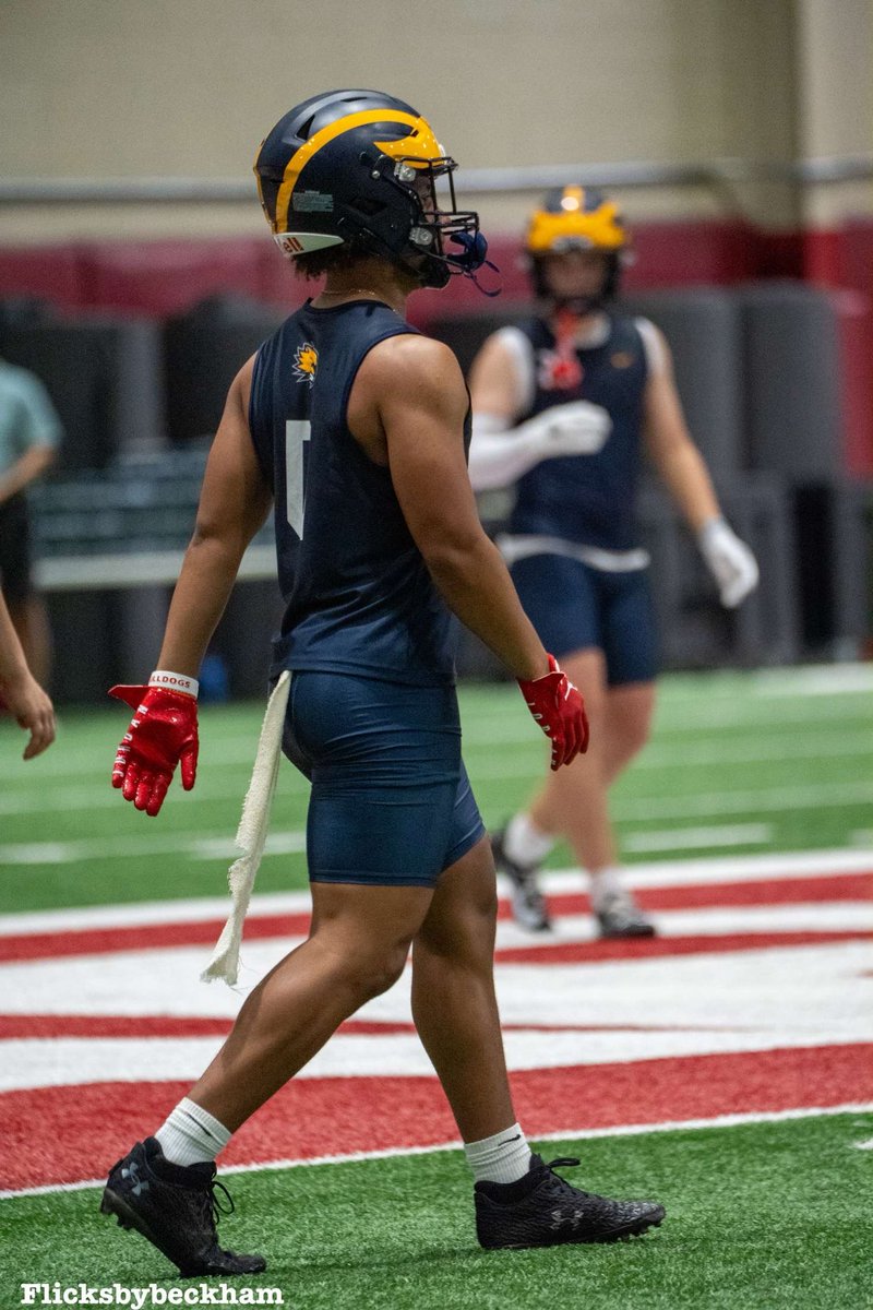 Jerry “Andrew” Beard II (@jabeard2027) on Twitter photo Great day of 7v7 on Wednesday at Alabama! Great to be back on campus and catch up with <a href="/BAMACoachG/">Robert Gillespie</a>!
<a href="/pacsfootball1/">PACS Football</a> <a href="/DAWGHZERECRUITS/">Dawg House Recruiting</a> Great day of 7v7 on Wednesday at Alabama! Great to be back on campus and catch up with <a href="/BAMACoachG/">Robert Gillespie</a>!
<a href="/pacsfootball1/">PACS Football</a> <a href="/DAWGHZERECRUITS/">Dawg House Recruiting</a>
