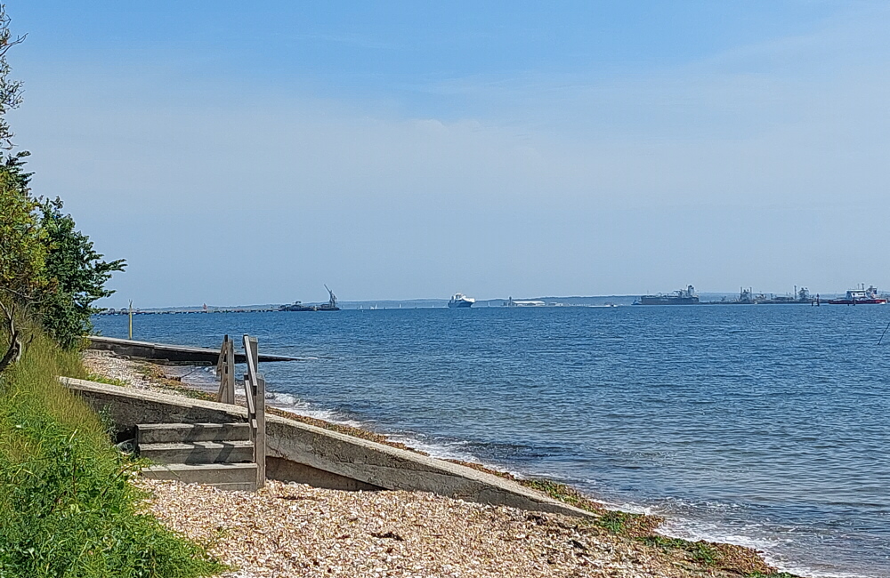 Hamble Shore on Friday afternoon. Very few  people about despite the good weather. I had no problem finding a seat in the shade at the country park café.