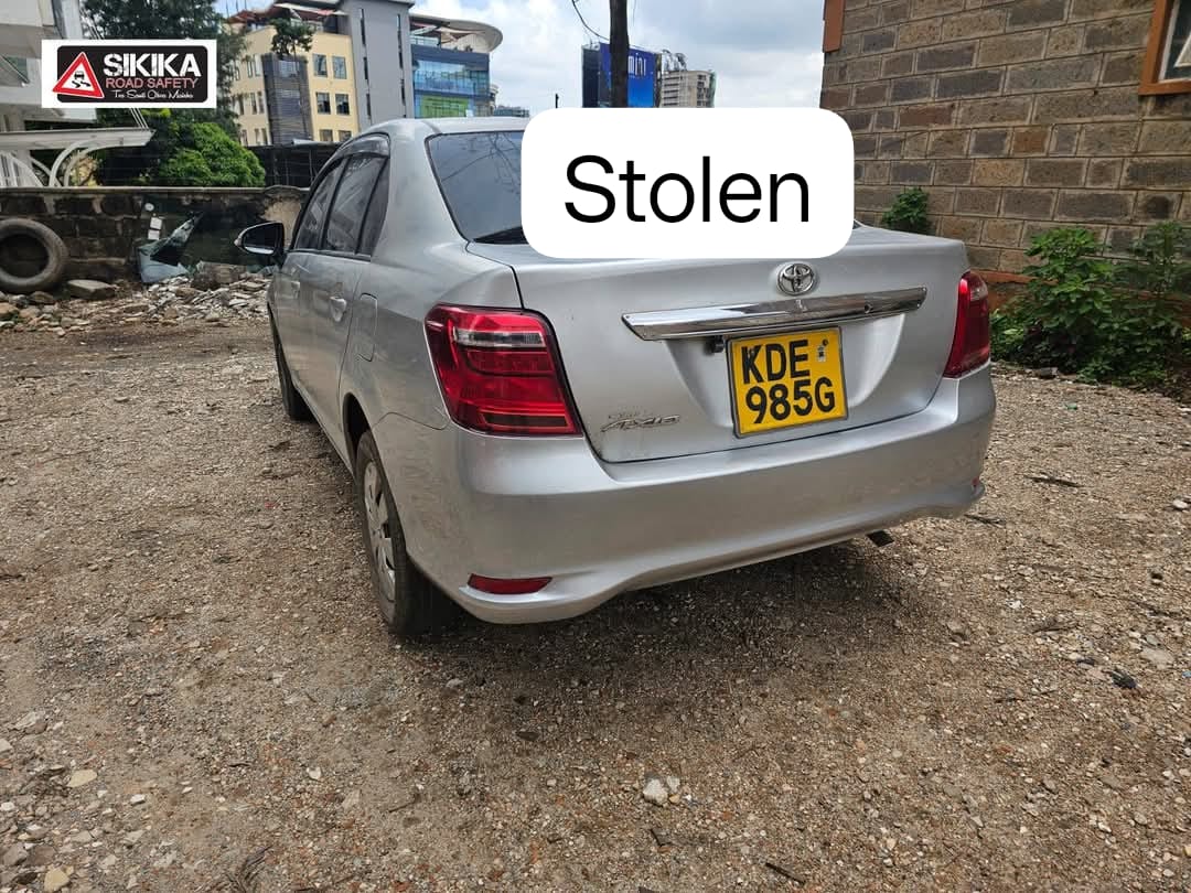 This vehicle has just been stolen right now at Marurui outside quickmart supermarket. Retweet widely and help us secure it,bado haijaenda mbali........
