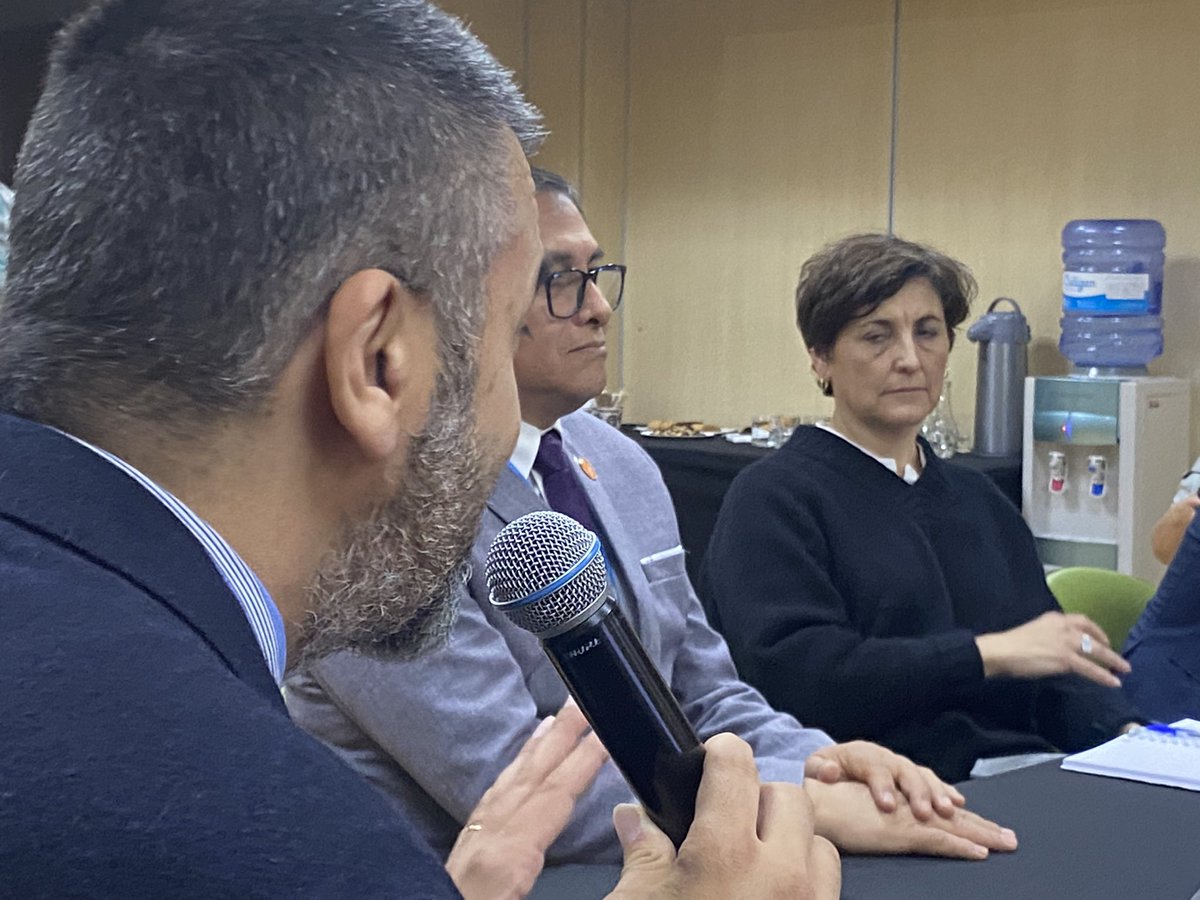 opsomschile's tweet photo. Misión OPS/OMS concluye visita en Chile 🇨🇱 y hace entrega de resultados preliminares a ministra de Salud  @ministeriosalud @ximenaguilera  sobre conocimiento del sistema de salud para refugiado migrante y apoyar desarrollo de intervenciones basada en evidencia #SaludParaTodos https://t.co/aTlYNSjkFP