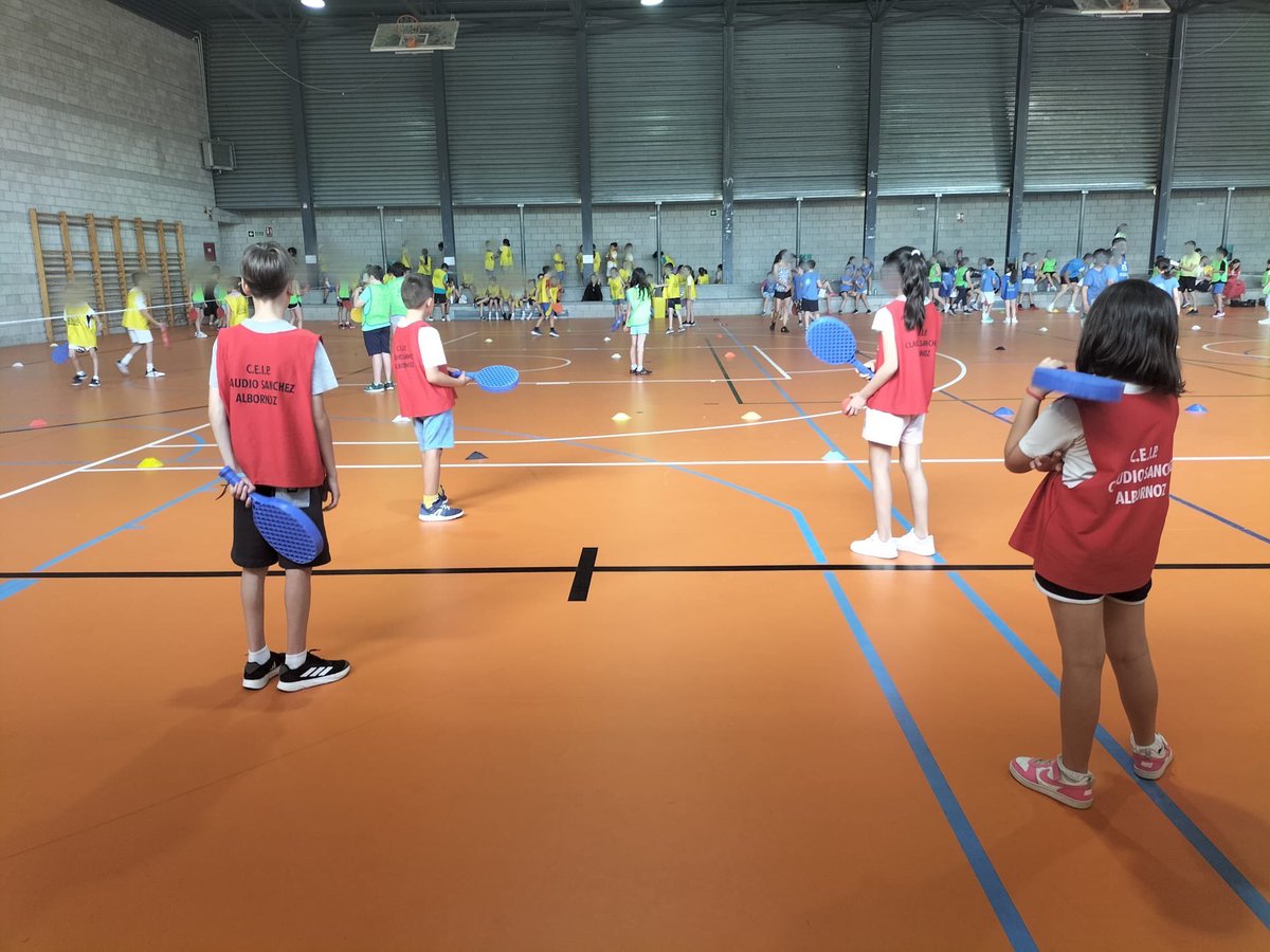 CEIP Claudio Sánchez Albornoz (Alcorcón) (@claudioceip) on Twitter photo Esta semana hemos concluido los tradicionales Encuentros Deportivos junto al <a href="/CarmenCondeAlc/">CEIP Carmen Conde (Alcorcón)</a> y el <a href="/CP_BlasdeOtero/">CEIP Blas de Otero</a>
Una forma maravillosa de cerrar el trimestre con deporte, convivencia y mucho compañerismo.
¡Gracias a todos los que lo han hecho posible! 🏅🤝
#EncuentrosDeportivos Esta semana hemos concluido los tradicionales Encuentros Deportivos junto al <a href="/CarmenCondeAlc/">CEIP Carmen Conde (Alcorcón)</a> y el <a href="/CP_BlasdeOtero/">CEIP Blas de Otero</a>
Una forma maravillosa de cerrar el trimestre con deporte, convivencia y mucho compañerismo.
¡Gracias a todos los que lo han hecho posible! 🏅🤝
#EncuentrosDeportivos