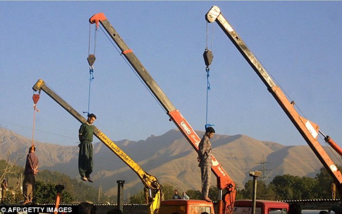 LBleuBlancRouge's tweet photo. Dites-vous bien que le régime iranien que l’extrême-gauche et les tarés de LFI défendent depuis ce matin, c’est ça : https://t.co/sBixI8KPDB
