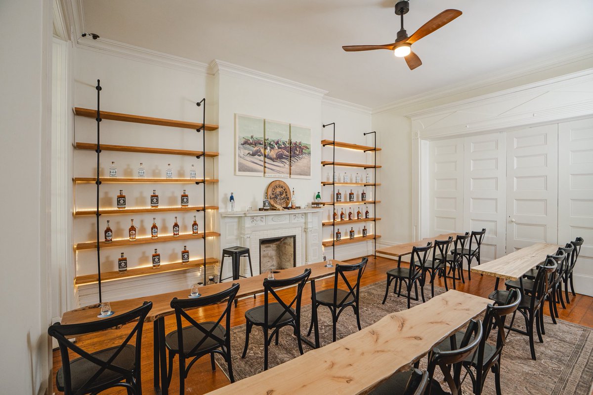 KDA News: Bluegrass Distillers Celebrates Official Opening of Elkwood Farm Distillery in Midway, KY.   

Learn more about the newest stop on the @KYBourbonTrail: bit.ly/4l4ITde  

#BourbonBuildsKentucky #TheProofIsHere #KentuckyBourbon