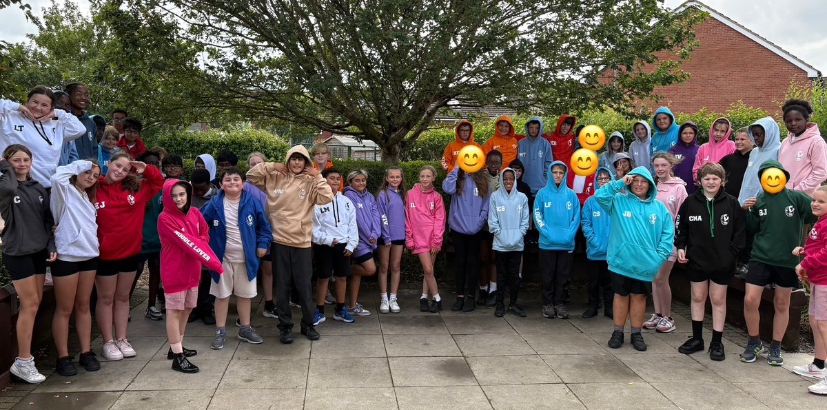 Our fab Year 6s in their leavers hoodies! 🌟