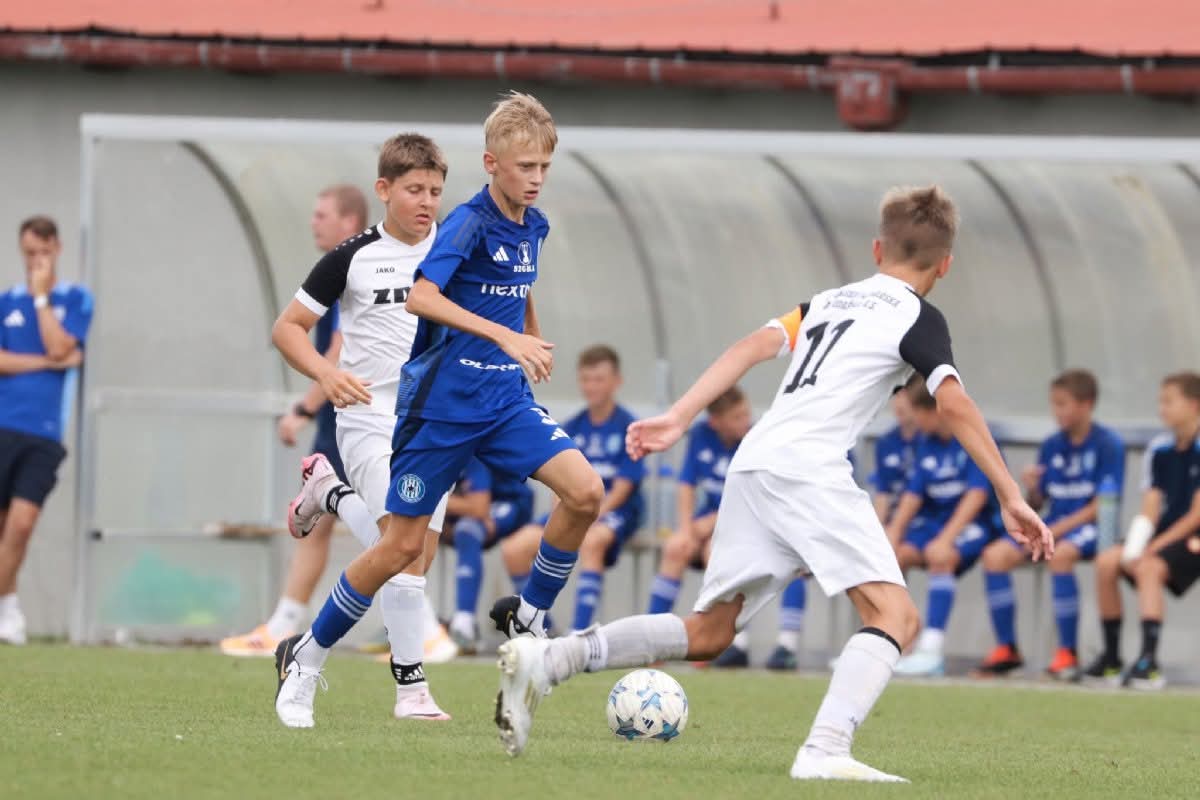 PREVIEW MLÁDEŽ - KT 24
Naše mládežnické celky zasáhnou ve 24. kalendářním týdnu naposledy do bojů o poslední divizní a ligové body. Na domácím hřišti se představí dorostenci, mladší žáci zajíždějí na hřiště soupeře <a href="/SKSigmaOlomouc/">SK Sigma Olomouc</a>. Info na webu fczdas.cz/article/752