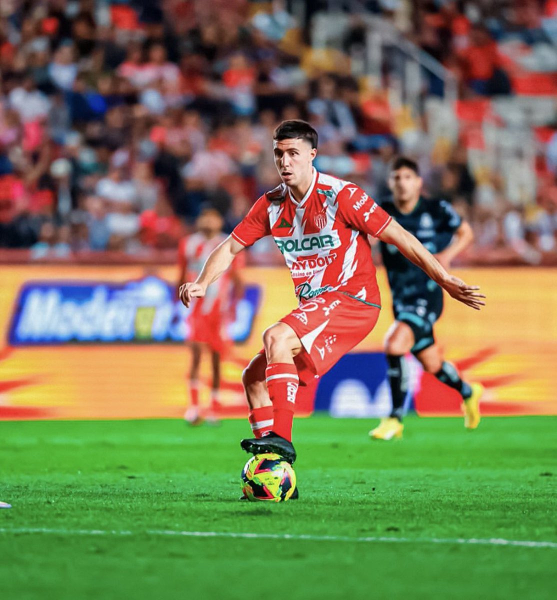 🚨Como se enfrió lo de José Paradela por el alto valor que pide Necaxa, Cruz Azul puso los 👀 en otro mediocampista ofensivo. 
*️⃣Juega en un club importante de Sudamérica, por lo que pude averiguar.