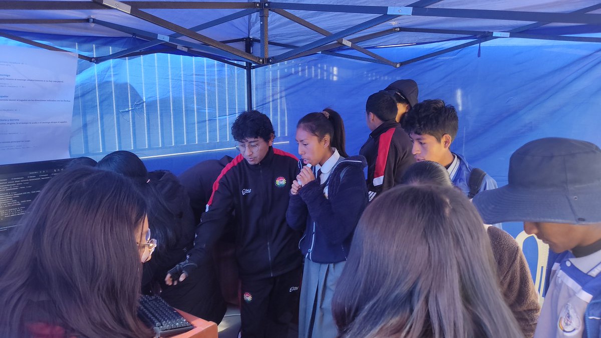InstitutoFabril's tweet photo. 🎊 SISTEMAS INFORMATICOS - FERIA DE FORMACIÓN TÉCNICA TECNOLÓGICO - INSTITUTO TECNOLÓGICO FABRIL DE ORURO  🎊

#Feria2025 #Oruro #Bolivia #bicentenario2025 #OruroBolivia  #ferias #feriabolivia #feria #ypf https://t.co/0qga0Zxtx7