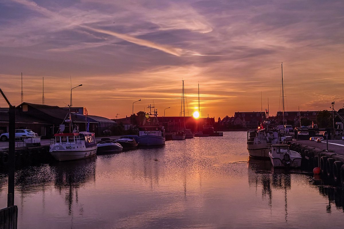 LisavonSteijern's tweet photo. Friday evening
#limhamn #photofrommyheart https://t.co/GdOc9i4ow9