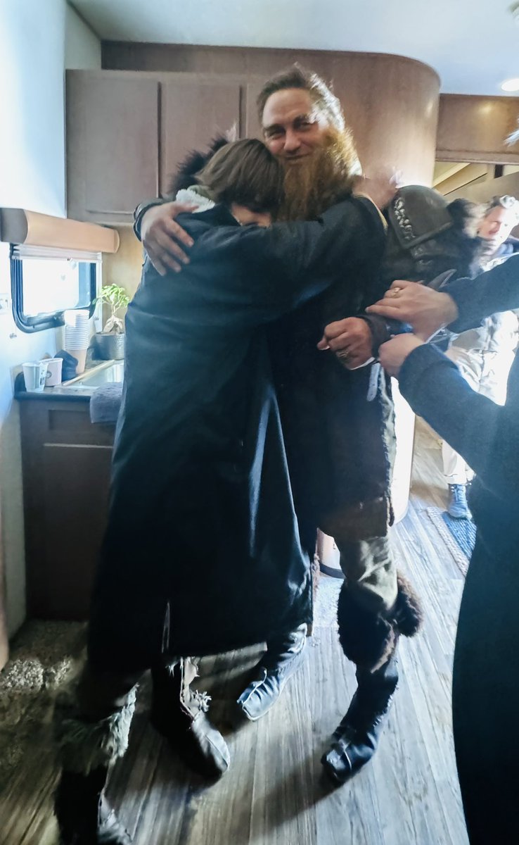 GerardButler's tweet image. Premiere day, baby! What a ride this has been. From day one to the very last shot, this cast and crew have been nothing short of legendary.

Massive love to @DeanDeBlois for trusting me with Stoick again and for the sword wrap gift that nearly broke me (in the best way).