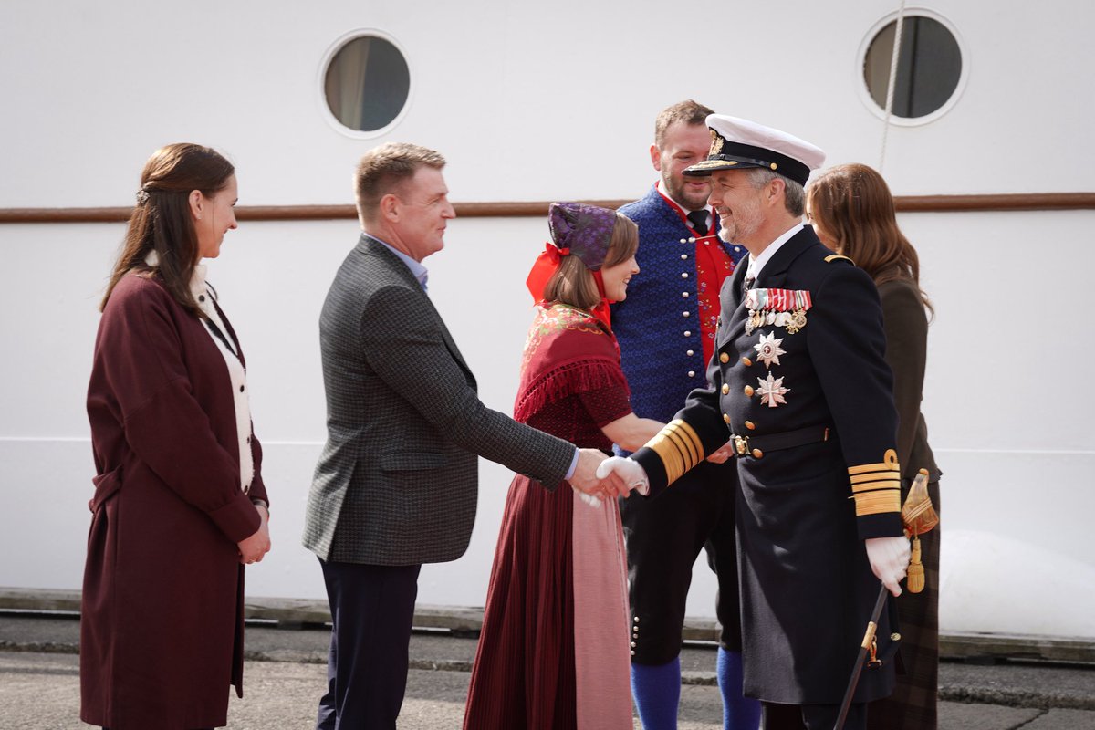 Tinganes's tweet image. Their Majesties, the King and Queen of Denmark, have concluded their visit to the Faroe Islands 🇫🇴 The second day was spent in Suðuroy, while the final day took place in Eiði - see highlights below.