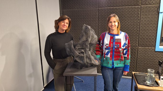 Radiomundo 1170 AM (@radiomundo1170) on Twitter photo 🎨Hoy cerramos una nueva semana de #ArteUyEnPerspectiva.
La protagonista fue Sophie González Benoit
Recomendamos la entrevista que le hizo <a href="/danibluth/">Daniela Bluth</a> en La Conversación, en <a href="/radiomundo1170/">Radiomundo 1170 AM</a>
📷La nota está disponible en audio y video.
enperspectiva.uy/en-perspectiva… 🎨Hoy cerramos una nueva semana de #ArteUyEnPerspectiva.
La protagonista fue Sophie González Benoit
Recomendamos la entrevista que le hizo <a href="/danibluth/">Daniela Bluth</a> en La Conversación, en <a href="/radiomundo1170/">Radiomundo 1170 AM</a>
📷La nota está disponible en audio y video.
enperspectiva.uy/en-perspectiva…