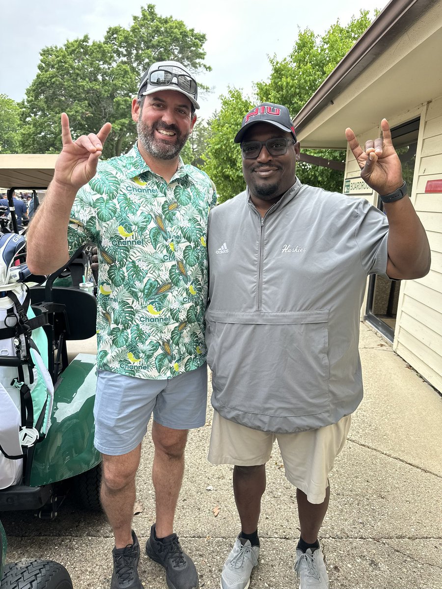 Thomas Hammock (@niucoachhammock) on Twitter photo Great way to start the day supporting our local community with one of our <a href="/NIU_Football/">NIU Football</a> alumni <a href="/jhawkseedsman/">Jason Hawkins</a>
and <a href="/DBieritz/">Dan Bieritz</a> & <a href="/VanWagner/">Van Wagner</a> supporting as well! Looking forward to finding some future Huskies tonight!
#HuntForOne Great way to start the day supporting our local community with one of our <a href="/NIU_Football/">NIU Football</a> alumni <a href="/jhawkseedsman/">Jason Hawkins</a>
and <a href="/DBieritz/">Dan Bieritz</a> & <a href="/VanWagner/">Van Wagner</a> supporting as well! Looking forward to finding some future Huskies tonight!
#HuntForOne