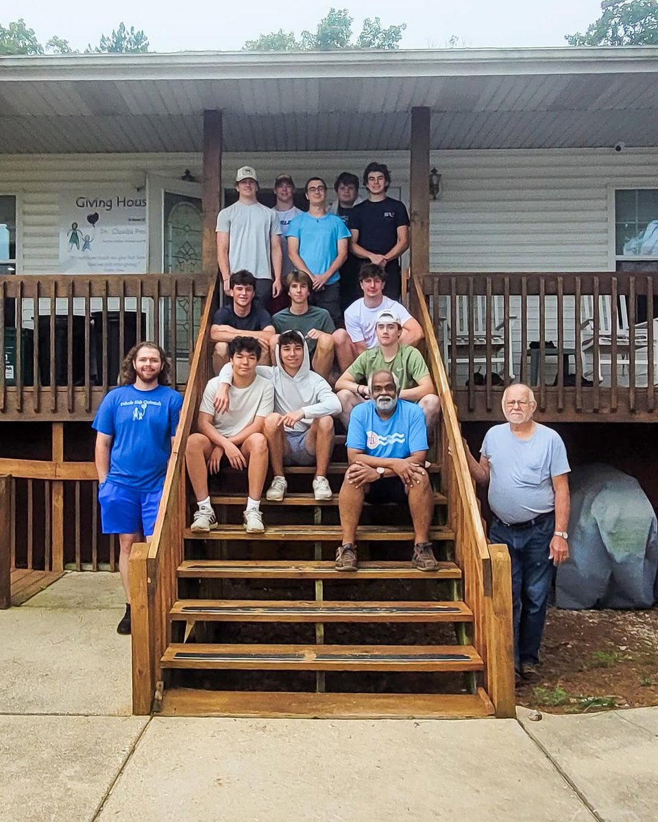 Some students recently spent time helping Whole Kids Outreach prepare for their summer camps; cleaning up landscaping, mowing the lawn, and power washing their facilities. Thanks to Mr. Errol Christian for putting this service opportunity together! #EstoVir #CCPSummer