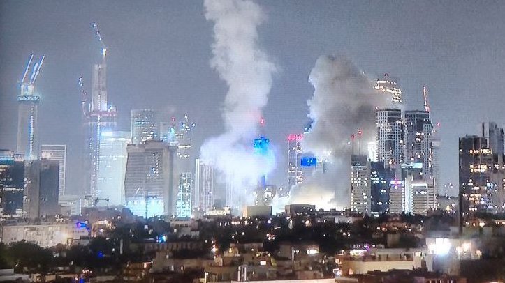 Fil çoğalsın. Ebabilden umut kesilmez.
Firavun azsa da, Nil'den umut kesilmez.
Zalimler ölmüyor diye yese kapılma.
Sabret hele. Azrailden umut kesilmez.

Abdurrahim Karakoç
#Iran 
#Gazze