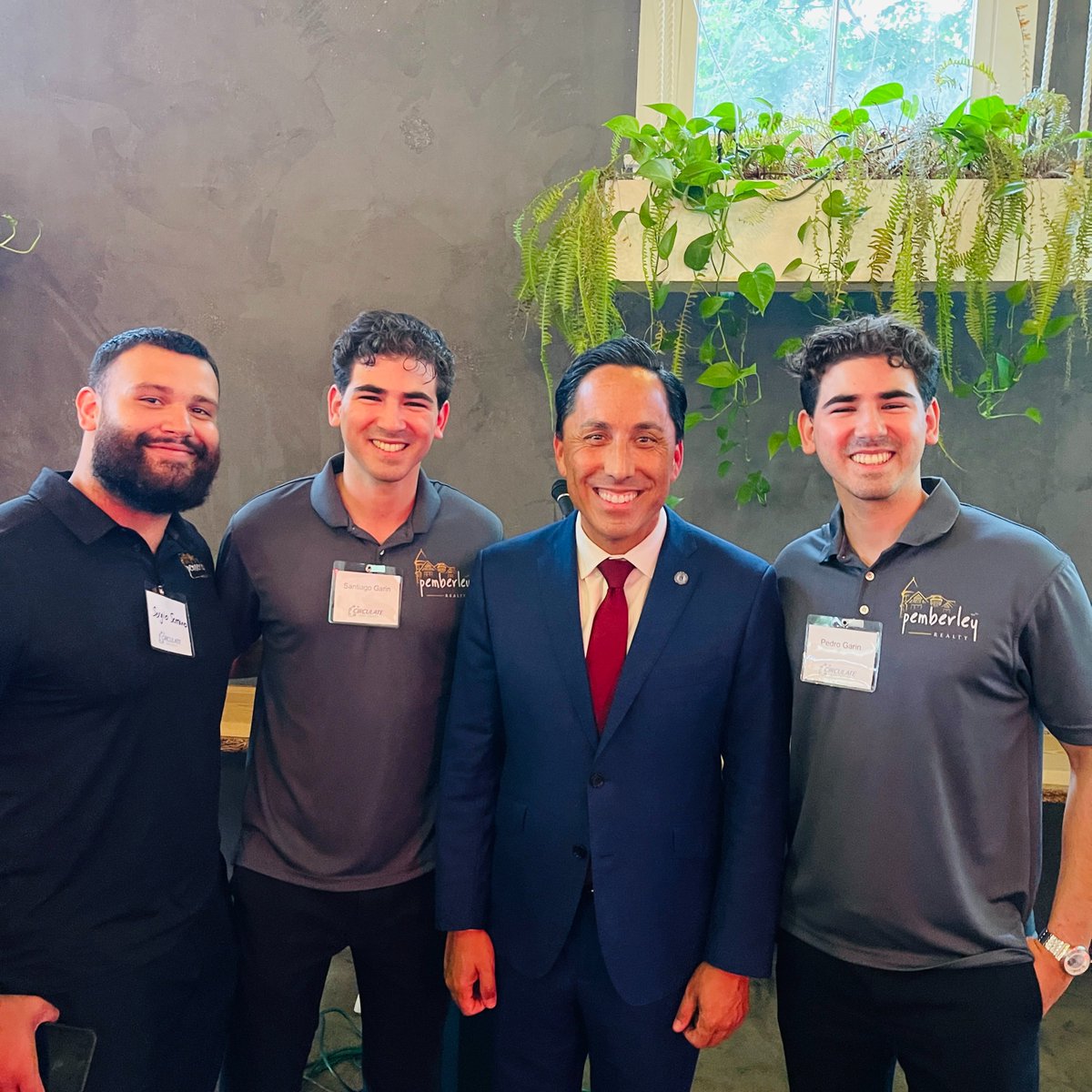 MayorToddGloria's tweet photo. Joined @CirculateSD’s Summer Membership Mixer in #Hillcrest to share how we’re improving mobility and working to #BuildMoreHousing. From passing our first-ever Mobility Master Plan to doubling home permits, we’re moving San Diego #Forward! #ForAllofUs https://t.co/d5C8paMcPh